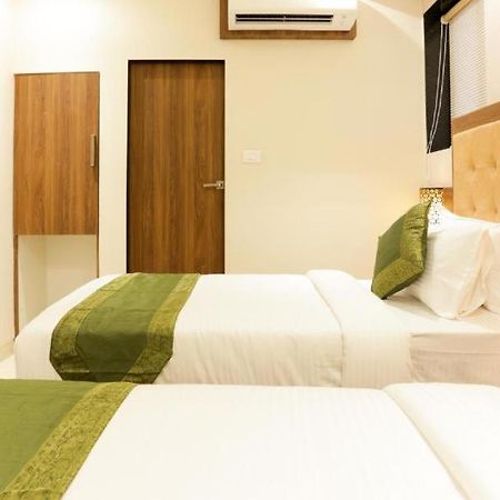 Hotel Delight มุมไบ ภายนอก รูปภาพ
