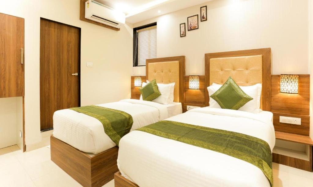 Hotel Delight มุมไบ ภายนอก รูปภาพ