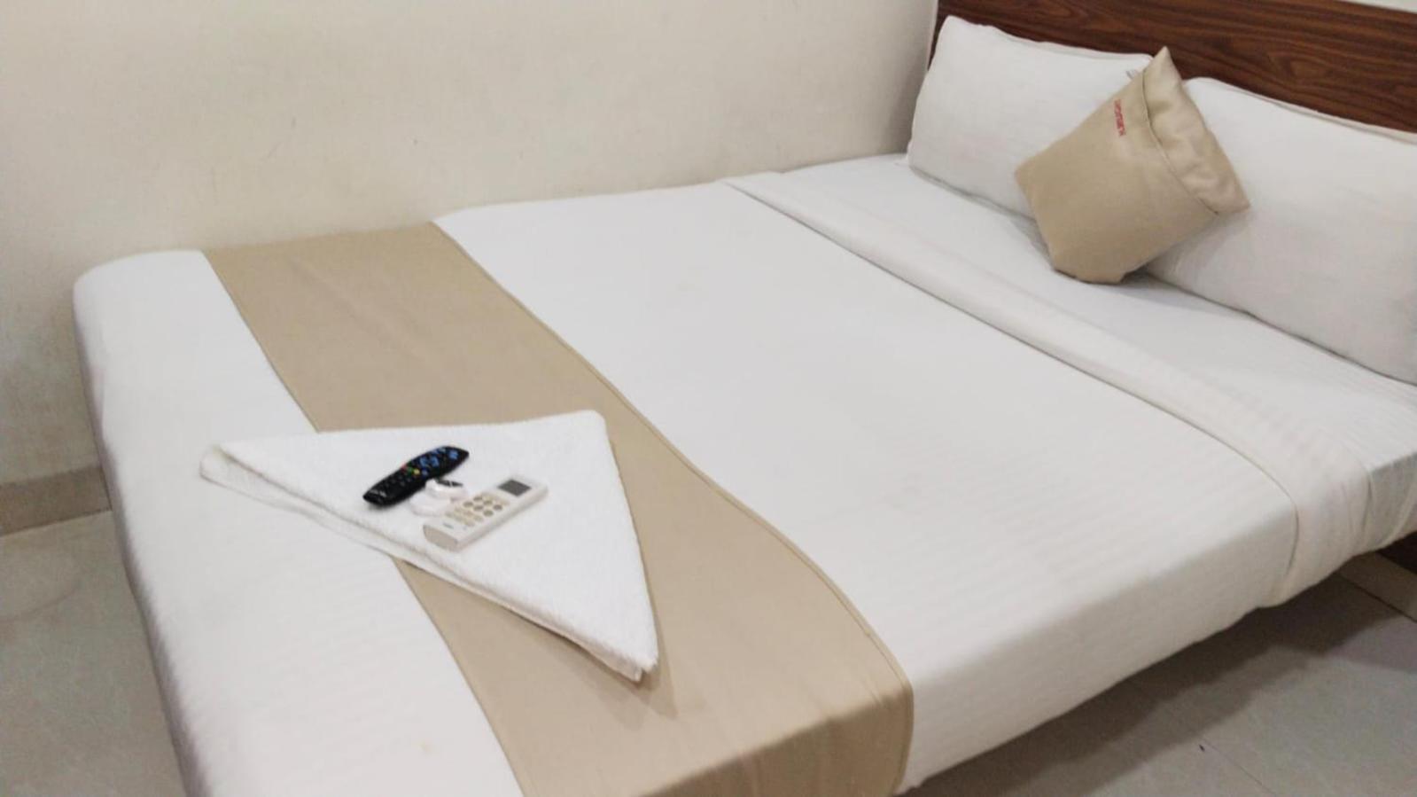 Hotel Delight มุมไบ ภายนอก รูปภาพ